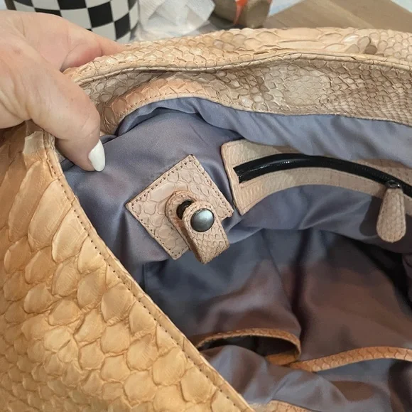 Tan Hobo Bag with Snakeskin Texture and Slouchy Silhouette - Picture 4 of 7